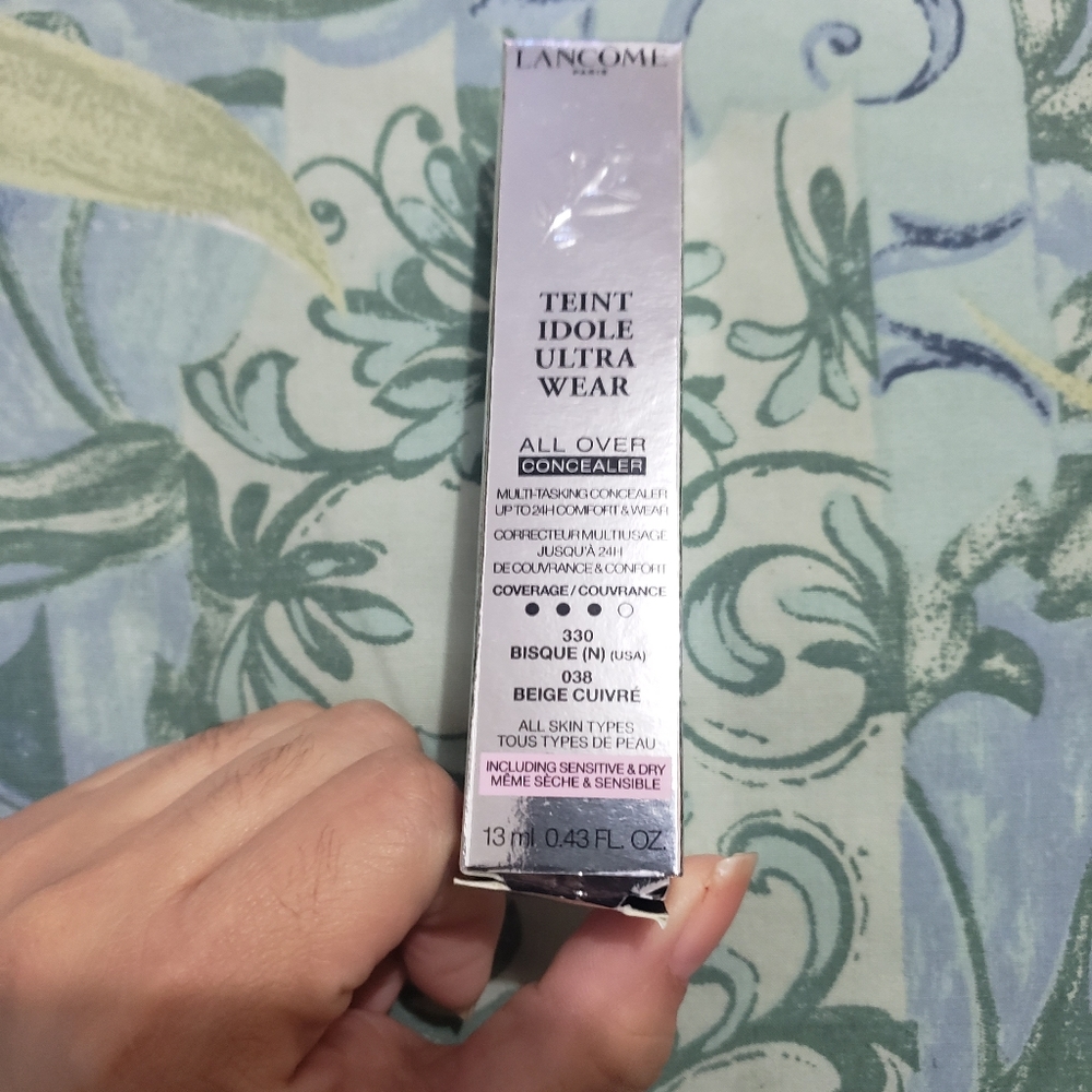 LancomeTeint idole ultra wear concealer